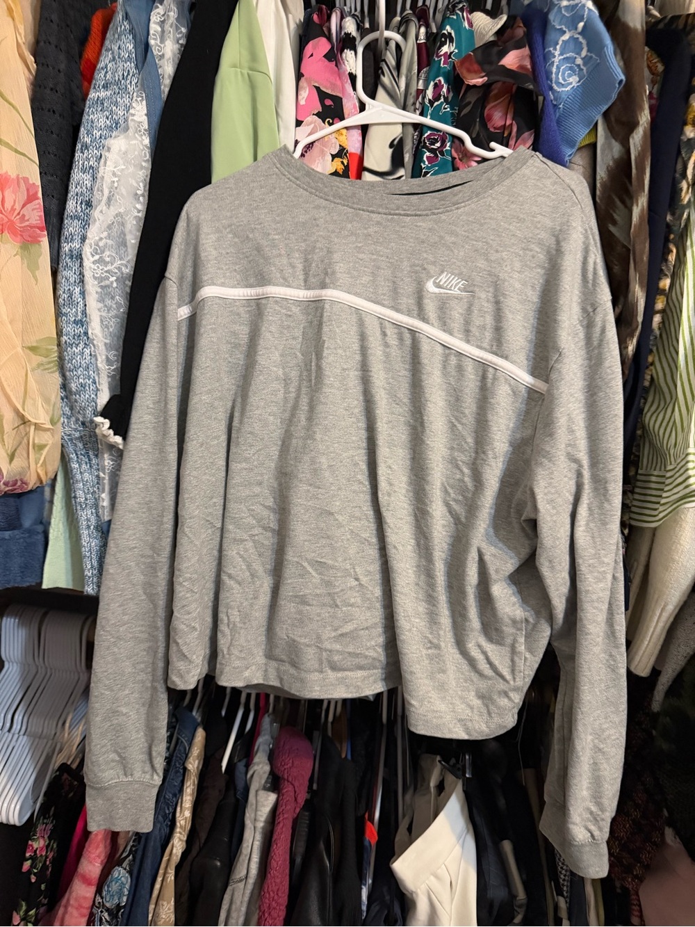 Nike Women's Gray Crewneck Sweatshirt 2x